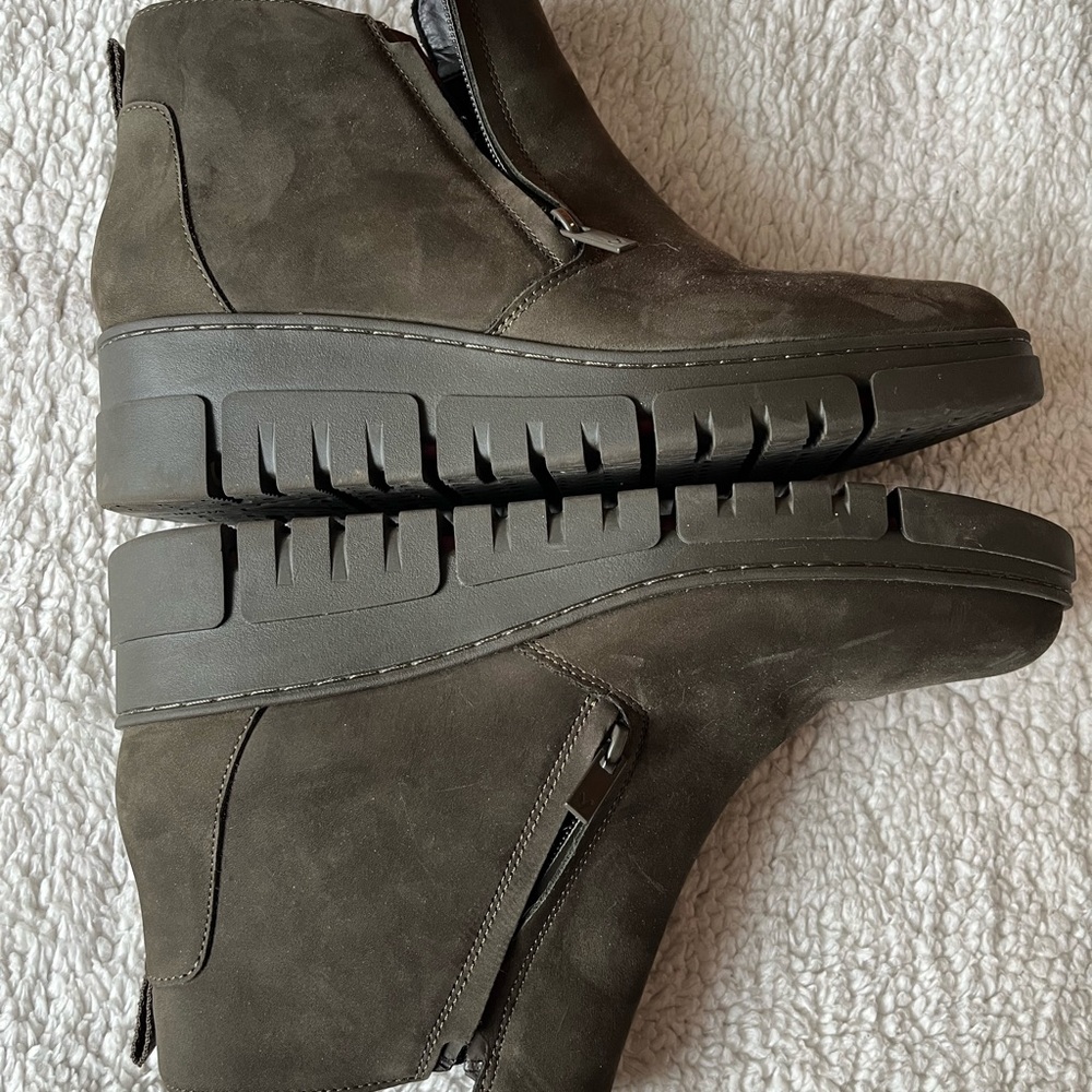 Vionic Women's Ankle Boots - Dark Olive
